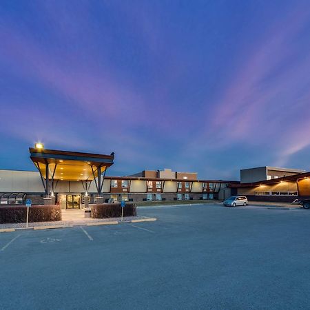 Heritage Inn Hotel & Convention Centre - Pincher Creek Exterior photo
